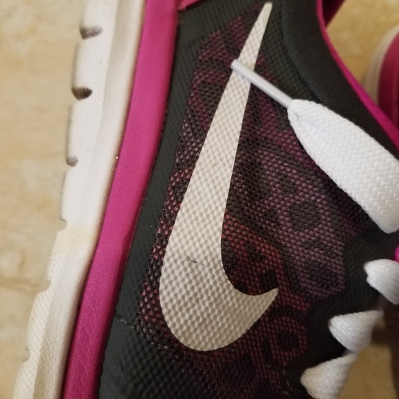 2 for 35|Nike Flex 2015 Run pink and gray shoe. - Picture 7 of 7